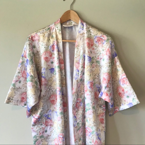 Vintage Other - Vintage satin floral kimono robe